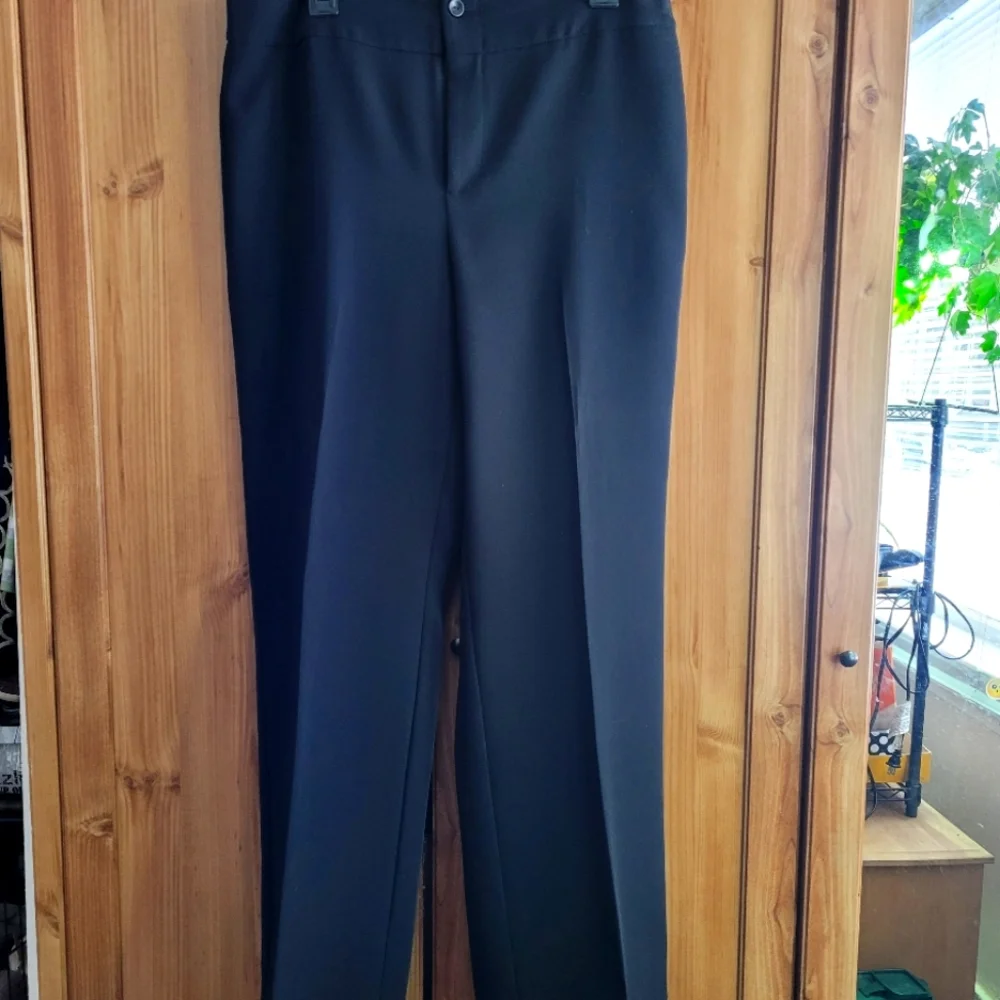 EUC Ricki's Black Dress/Work Pants Size 14 Front Zipper Closure Straight Leg - Picture 1 of 6